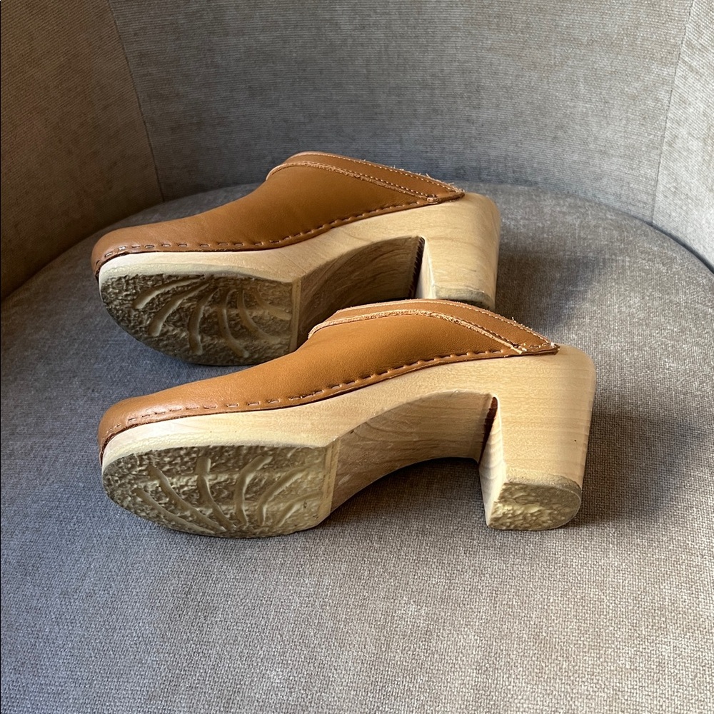 No. 6 old school high heel clog in tan sz. 39 - Picture 3 of 7